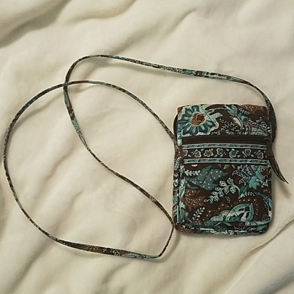 Vera Bradley Handbags - Small Vera Bradley crossbody bag
